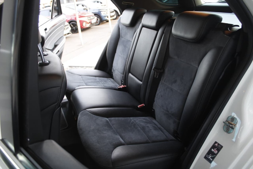 2010 MERCEDES-BENZ M CLASS, White, 186698Kms, Automatic, SUV, Diesel, R199 995, Goodwood