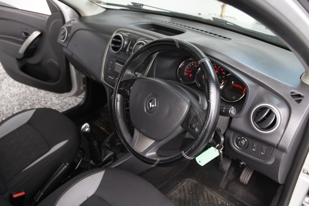 2015 RENAULT SANDERO, Silver, 132712Kms, Manual, Hatchback, Petrol, R105 995, Goodwood