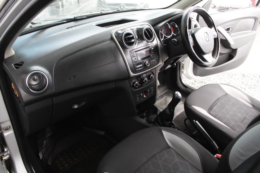 2015 RENAULT SANDERO, Silver, 132712Kms, Manual, Hatchback, Petrol, R105 995, Goodwood