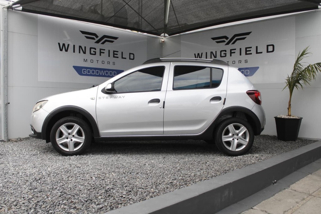 2015 RENAULT SANDERO, Silver, 132712Kms, Manual, Hatchback, Petrol, R105 995, Goodwood