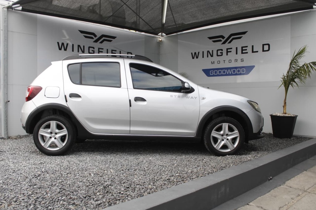 2015 RENAULT SANDERO, Silver, 132712Kms, Manual, Hatchback, Petrol, R105 995, Goodwood