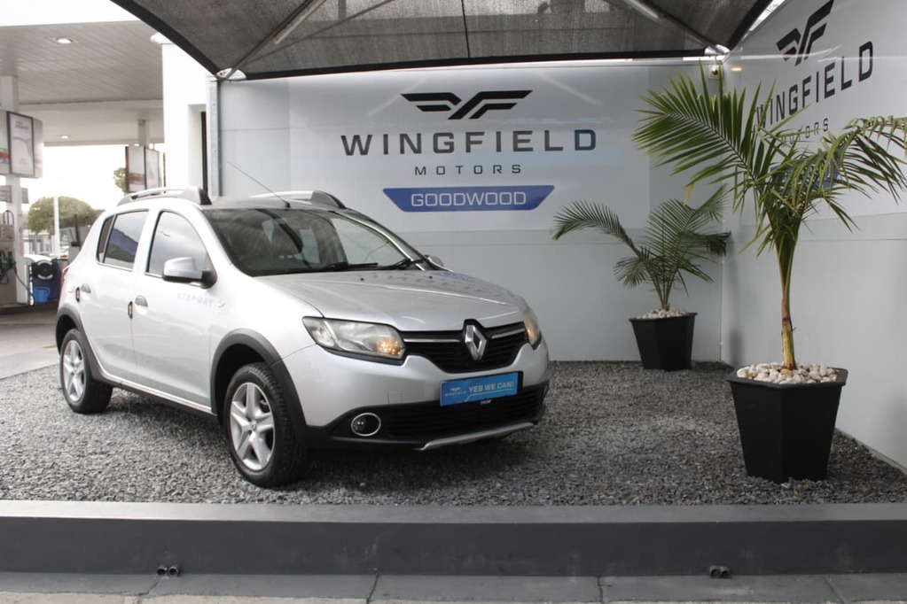 2015 RENAULT SANDERO, Silver, 132712Kms, Manual, Hatchback, Petrol, R105 995, Goodwood