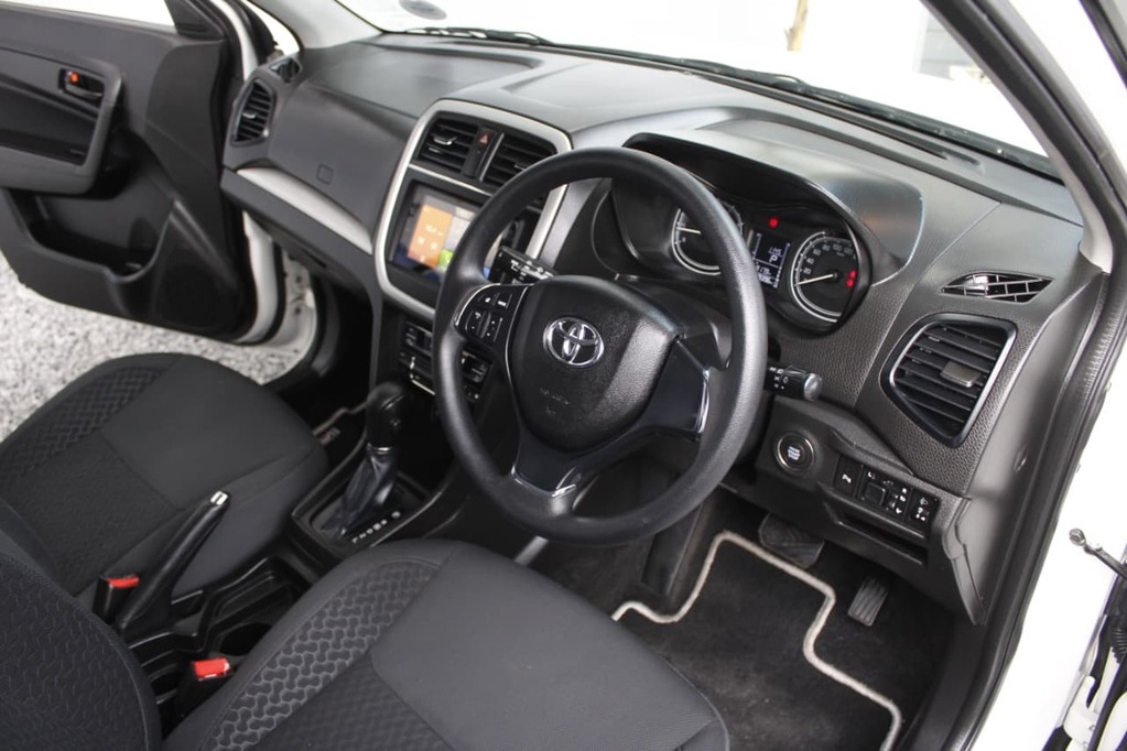2021 TOYOTA URBAN CRUISER, White, 89391Kms, Automatic, SUV, Petrol, R239 995, Goodwood