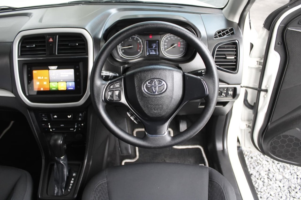 2021 TOYOTA URBAN CRUISER, White, 89391Kms, Automatic, SUV, Petrol, R239 995, Goodwood