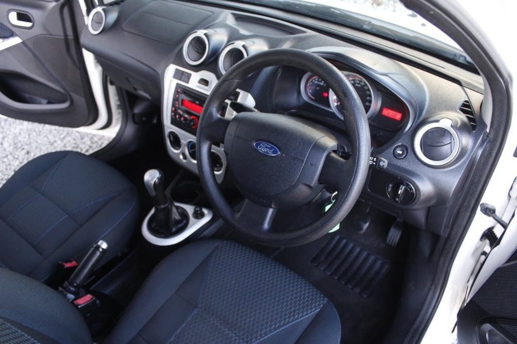 2015 FORD FIGO, White, 136240Kms, Manual, Hatchback, Petrol, R99 995, Wingfield Motors Goodwood
