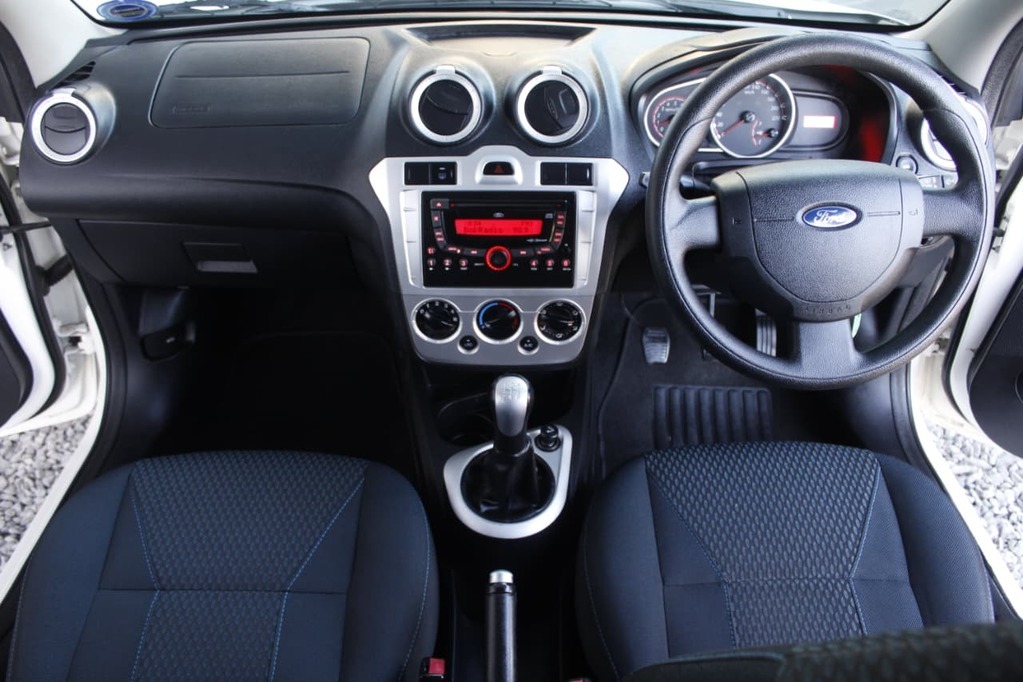 2015 FORD FIGO, White, 136240Kms, Manual, Hatchback, Petrol, R99 995, Wingfield Motors Goodwood