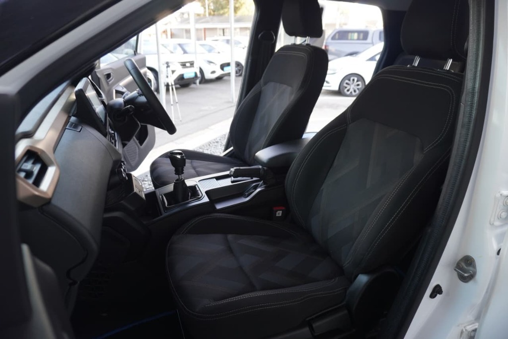 2023 RENAULT KIGER, White, 77152Kms, Manual, SUV, Petrol, R184 995, Wingfield Motors Goodwood