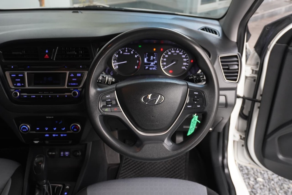 2016 HYUNDAI i20, White, 167000Kms, Automatic, Hatchback, Petrol, R144 995, Goodwood
