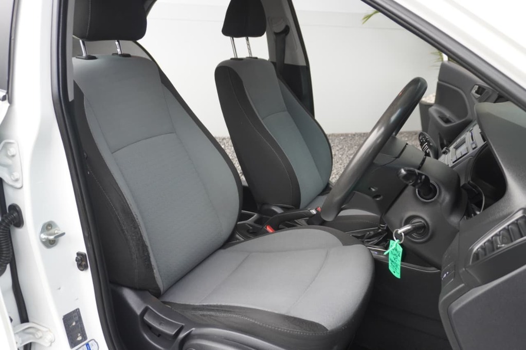 2016 HYUNDAI i20, White, 167000Kms, Automatic, Hatchback, Petrol, R144 995, Goodwood
