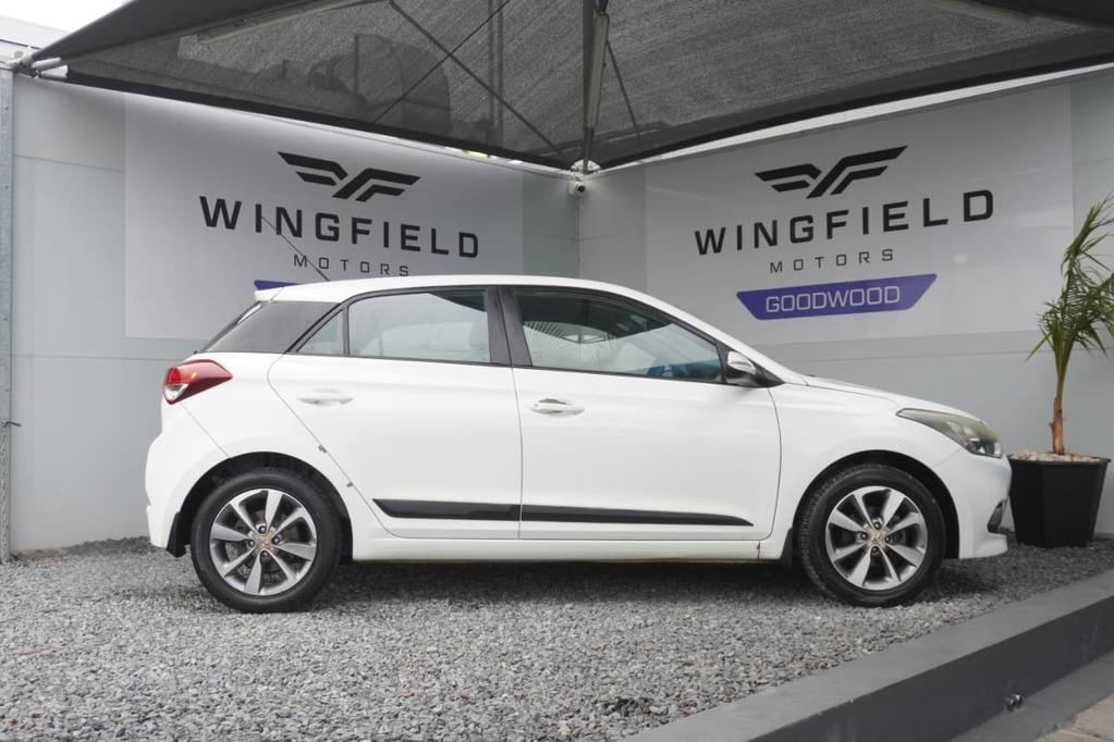 2016 HYUNDAI i20, White, 167000Kms, Automatic, Hatchback, Petrol, R144 995, Goodwood