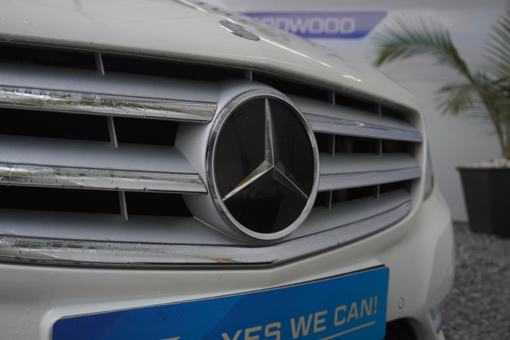 2014 MERCEDES-BENZ B CLASS, White, 157155Kms, Automatic, MPV, Diesel, R164 995, Goodwood