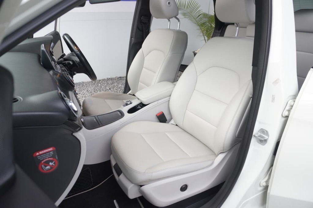 2014 MERCEDES-BENZ B CLASS, White, 157155Kms, Automatic, MPV, Diesel, R164 995, Goodwood