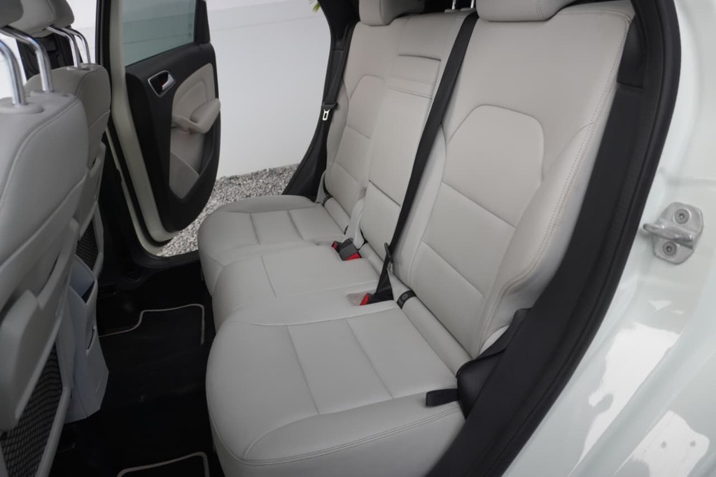 2014 MERCEDES-BENZ B CLASS, White, 157155Kms, Automatic, MPV, Diesel, R164 995, Goodwood