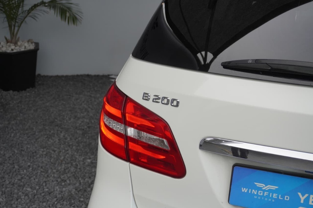 2014 MERCEDES-BENZ B CLASS, White, 157155Kms, Automatic, MPV, Diesel, R164 995, Goodwood