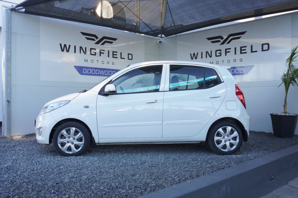 2014 HYUNDAI i10, White, 103000Kms, Manual, Hatchback, Petrol, R99 995, Goodwood