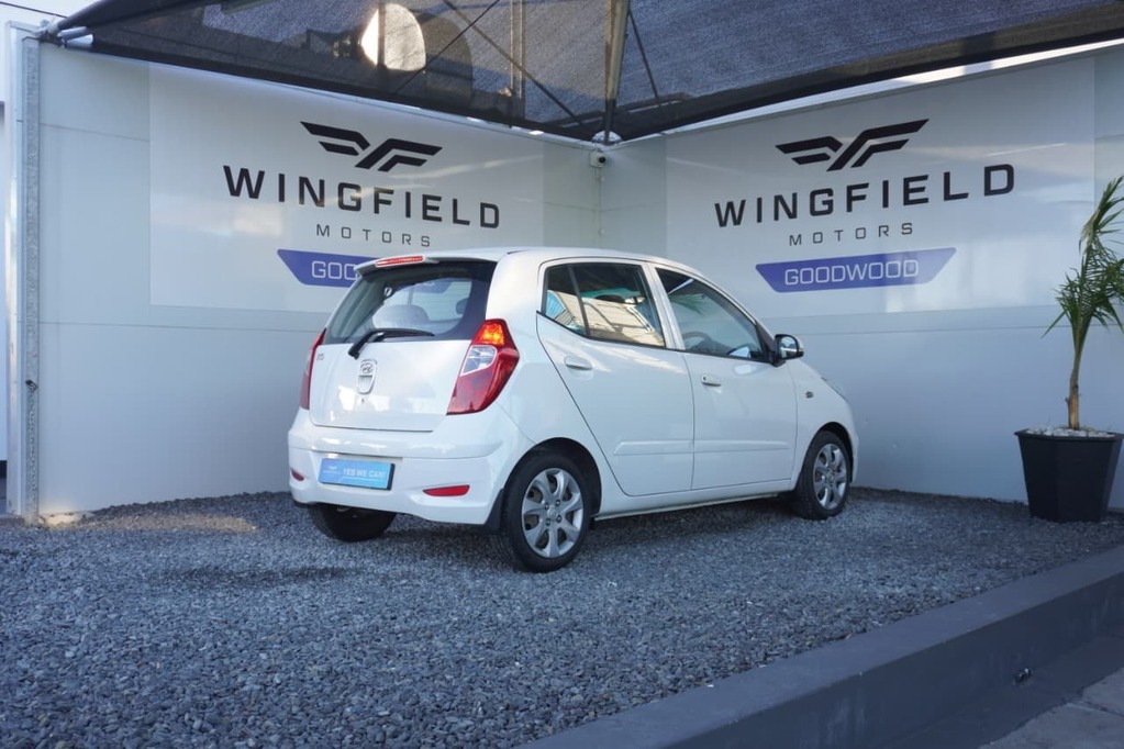 2014 HYUNDAI i10, White, 103000Kms, Manual, Hatchback, Petrol, R99 995, Goodwood