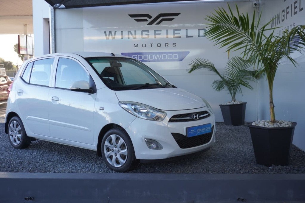 2014 HYUNDAI i10, White, 103000Kms, Manual, Hatchback, Petrol, R99 995, Goodwood