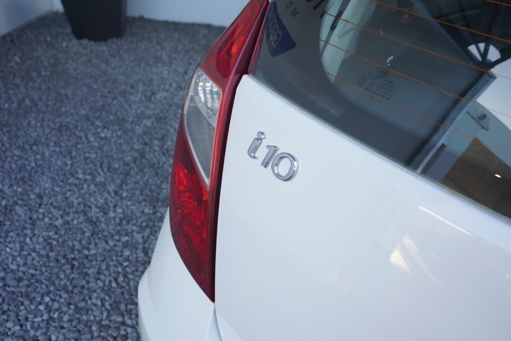 2014 HYUNDAI i10, White, 103000Kms, Manual, Hatchback, Petrol, R99 995, Goodwood