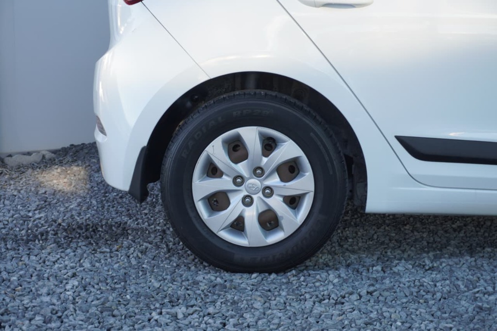2016 HYUNDAI i20, White, 128139Kms, Manual, Hatchback, Petrol, R139 995, Goodwood
