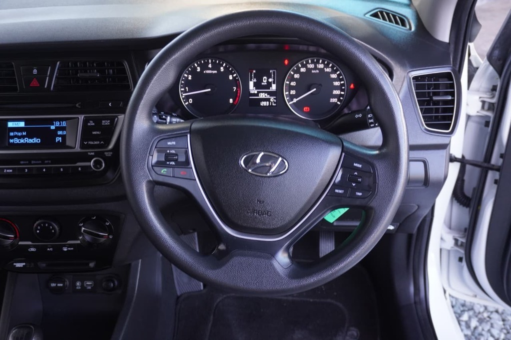 2016 HYUNDAI i20, White, 128139Kms, Manual, Hatchback, Petrol, R139 995, Goodwood