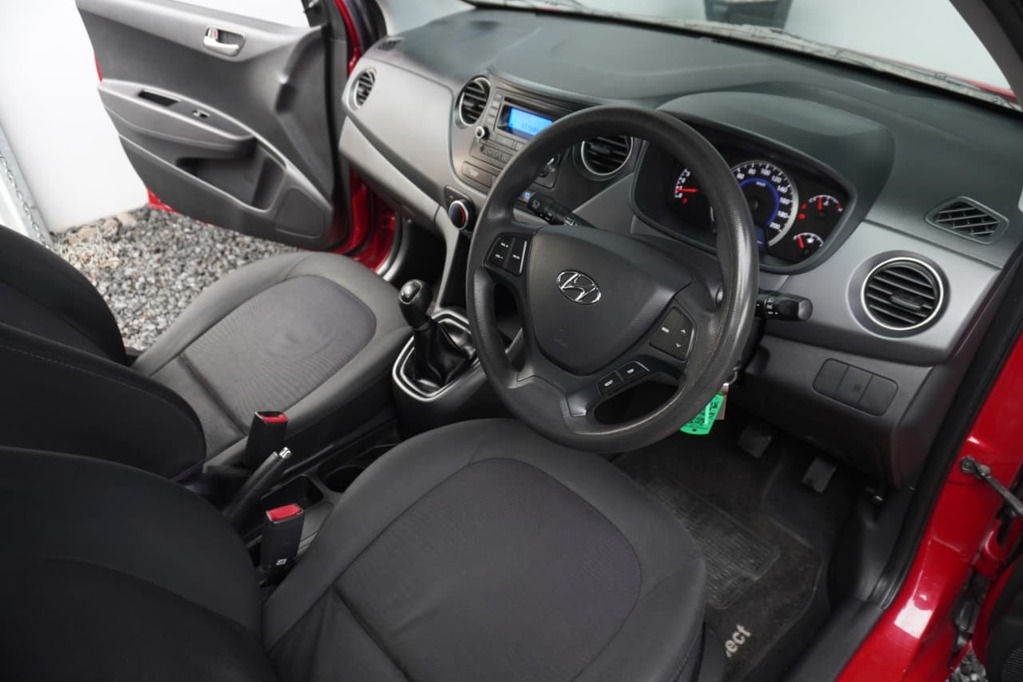 2015 HYUNDAI i10, Red, 109987Kms, Manual, Hatchback, Petrol, R114 995, Goodwood