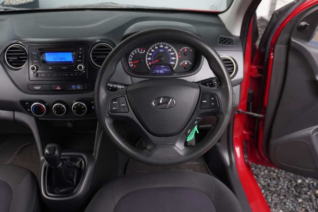 2015 HYUNDAI i10, Red, 109987Kms, Manual, Hatchback, Petrol, R114 995, Goodwood