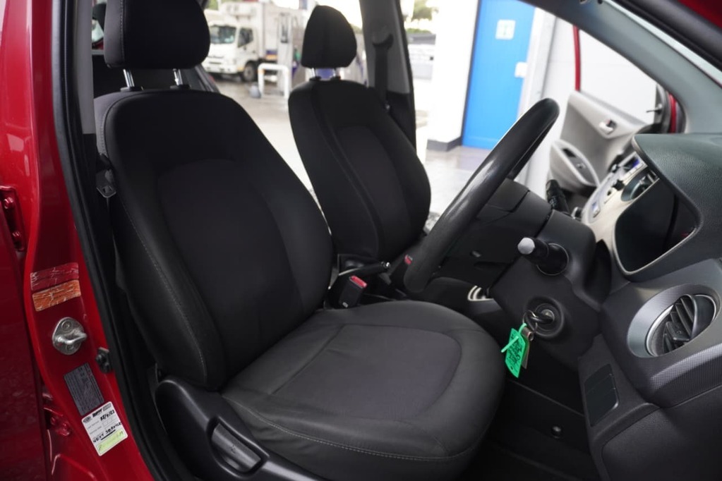 2015 HYUNDAI i10, Red, 109987Kms, Manual, Hatchback, Petrol, R114 995, Goodwood
