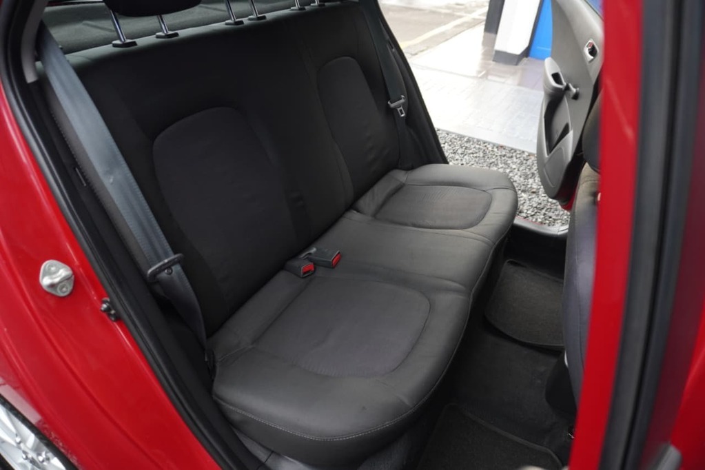 2015 HYUNDAI i10, Red, 109987Kms, Manual, Hatchback, Petrol, R114 995, Goodwood