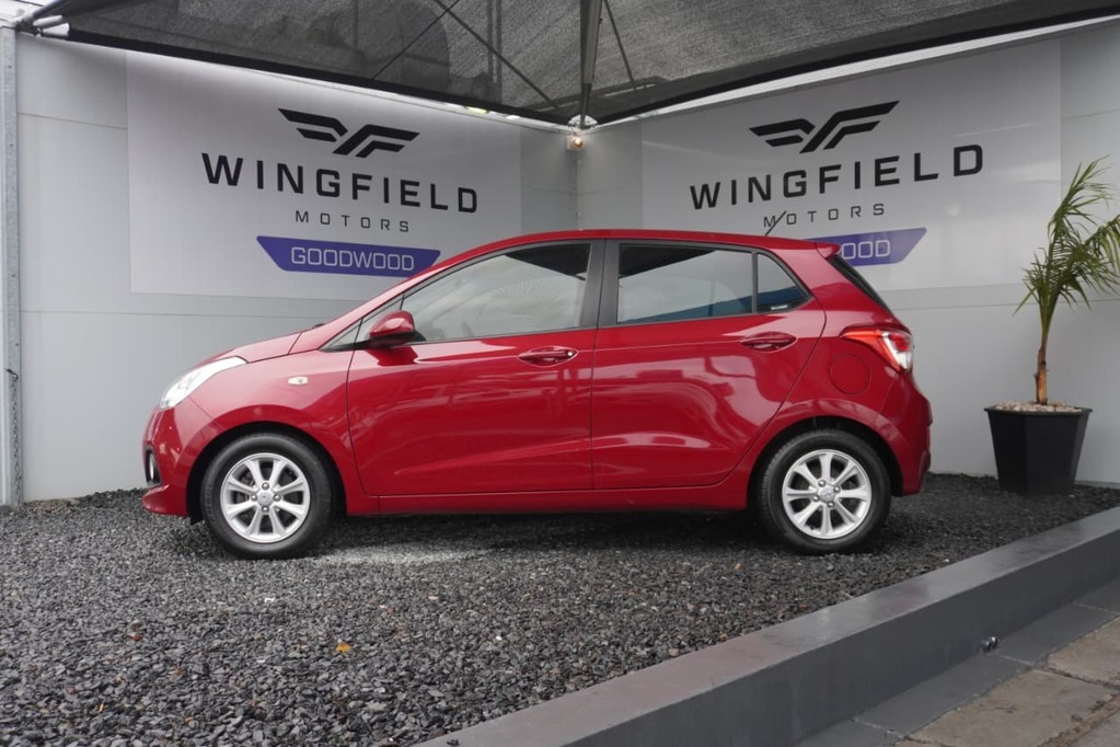 2015 HYUNDAI i10, Red, 109987Kms, Manual, Hatchback, Petrol, R114 995, Goodwood