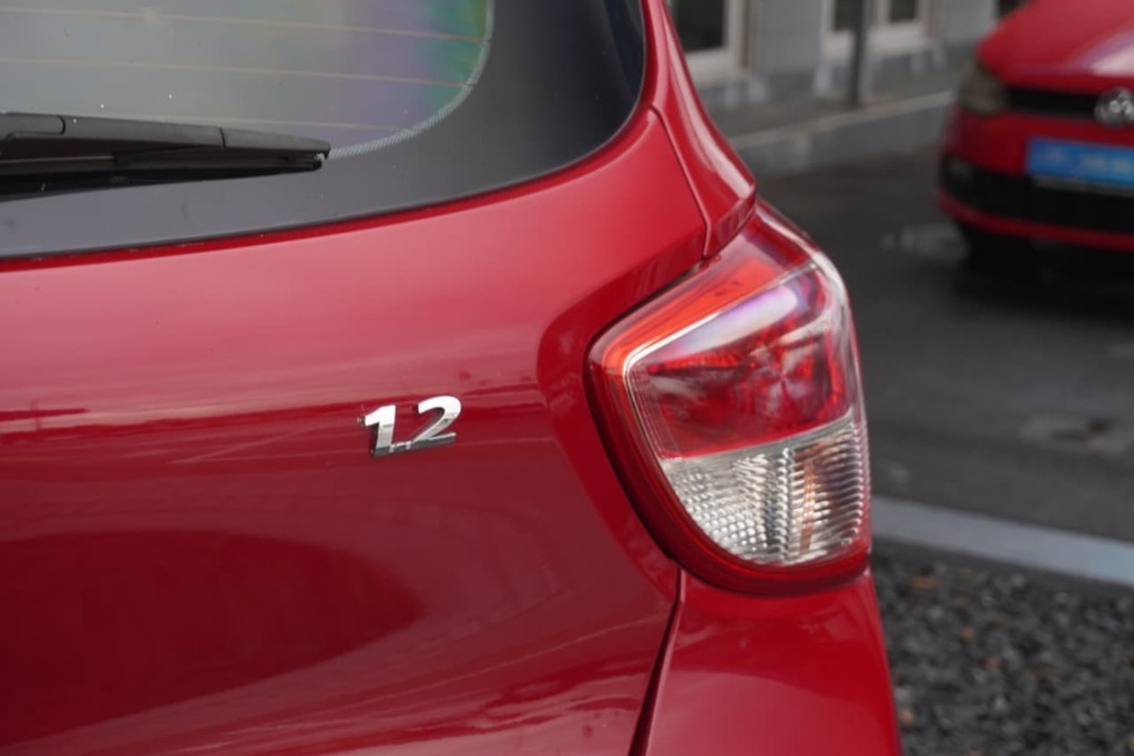 2015 HYUNDAI i10, Red, 109987Kms, Manual, Hatchback, Petrol, R114 995, Goodwood