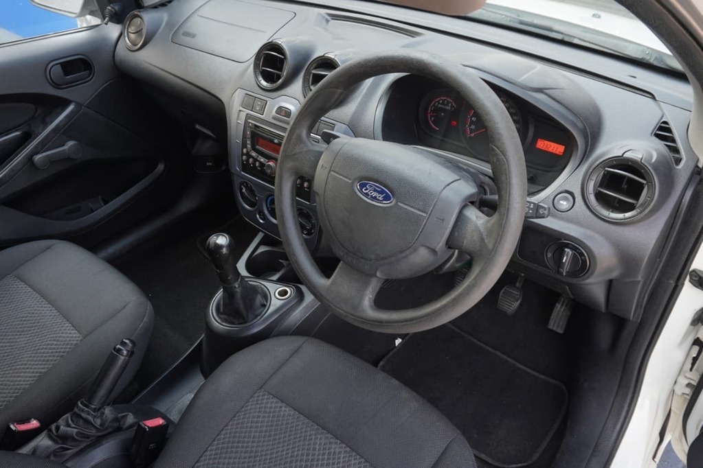 2013 FORD FIGO, White, 133123Kms, Manual, Hatchback, Petrol, R85 995, Goodwood