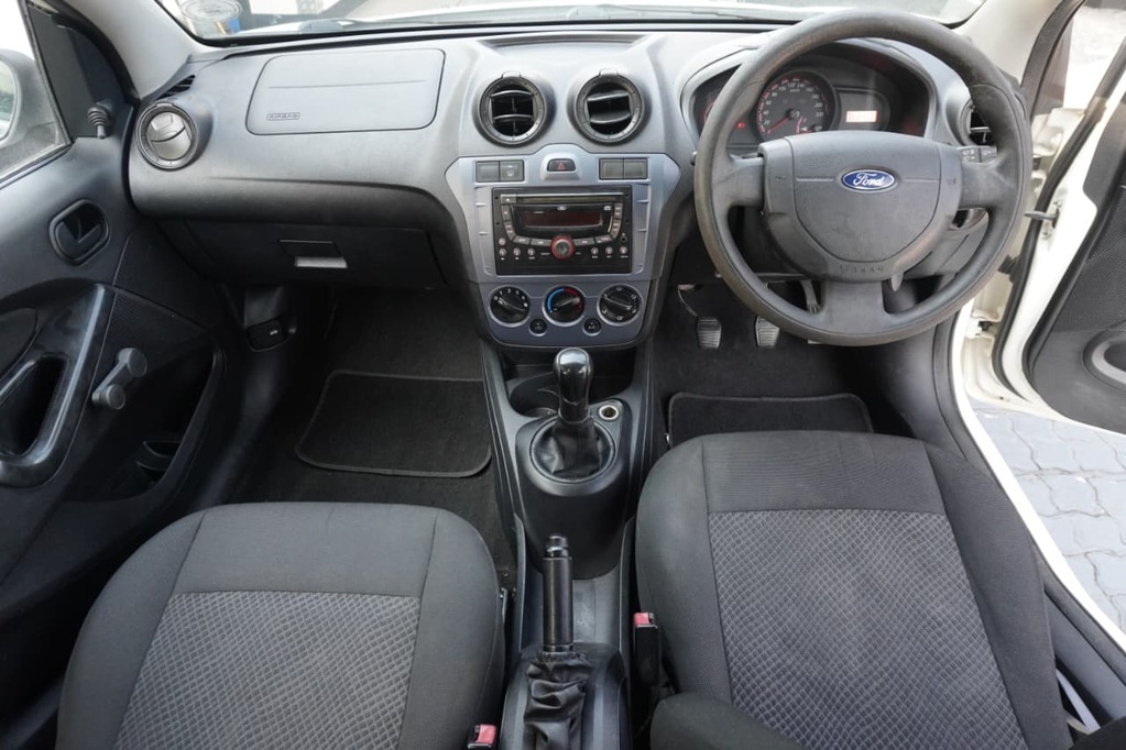 2013 FORD FIGO, White, 133123Kms, Manual, Hatchback, Petrol, R85 995, Goodwood