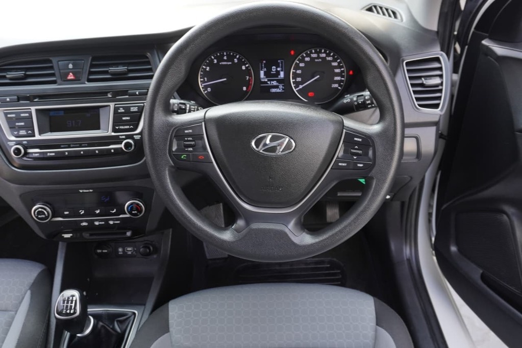 2015 HYUNDAI i20, White, 138000Kms, Manual, Hatchback, Petrol, R139 995, Goodwood