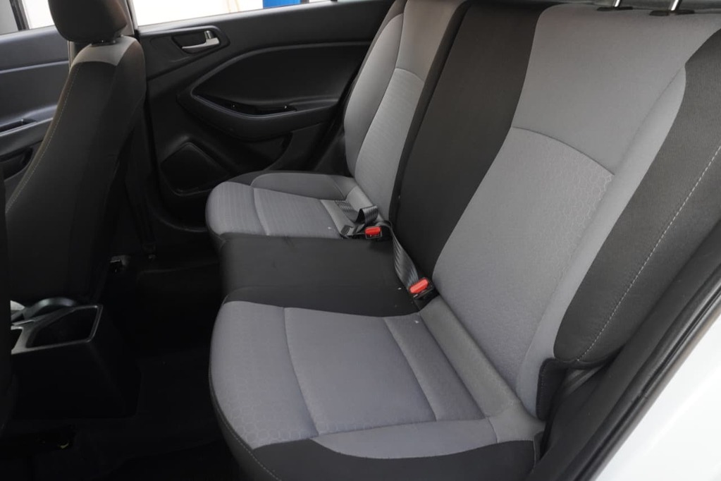 2015 HYUNDAI i20, White, 138000Kms, Manual, Hatchback, Petrol, R139 995, Goodwood