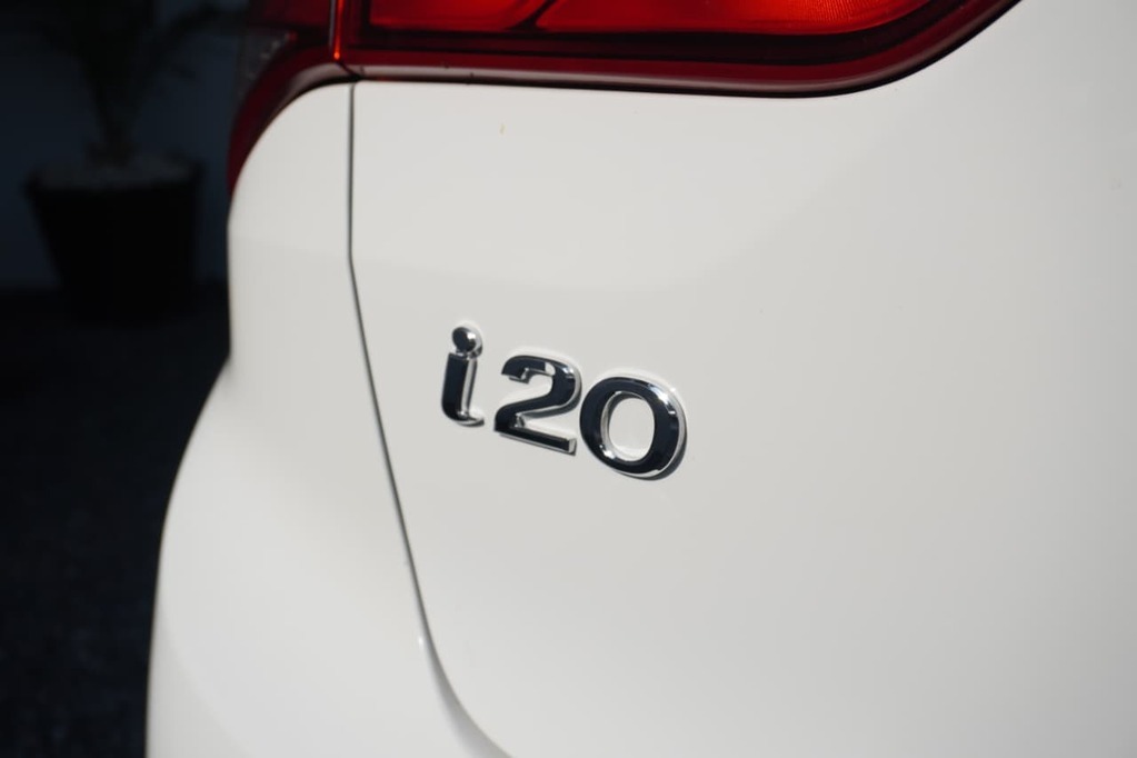 2015 HYUNDAI i20, White, 138000Kms, Manual, Hatchback, Petrol, R139 995, Goodwood