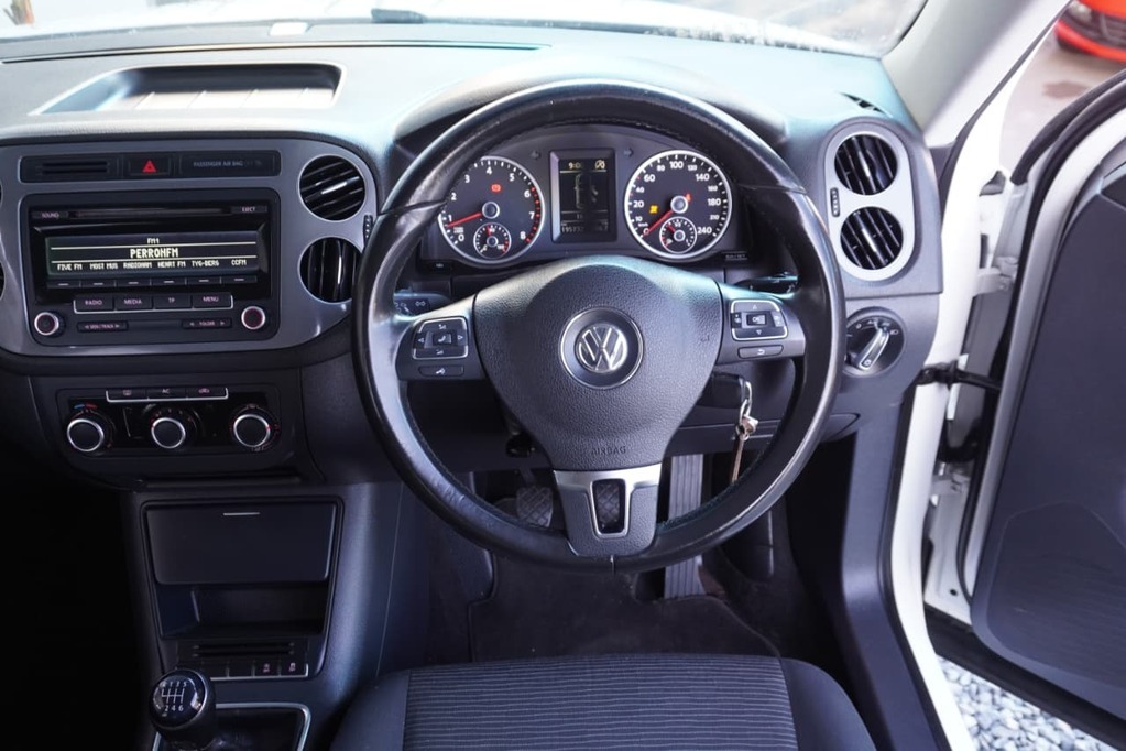 2012 VOLKSWAGEN TIGUAN, White, 195142Kms, Manual, SUV, Petrol, R129 995, Goodwood
