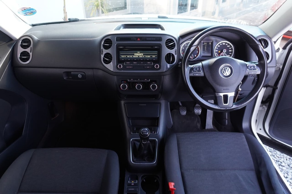 2012 VOLKSWAGEN TIGUAN, White, 195142Kms, Manual, SUV, Petrol, R129 995, Goodwood
