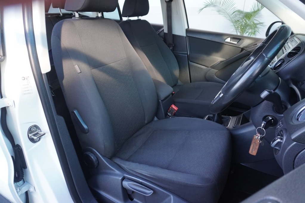 2012 VOLKSWAGEN TIGUAN, White, 195142Kms, Manual, SUV, Petrol, R129 995, Goodwood