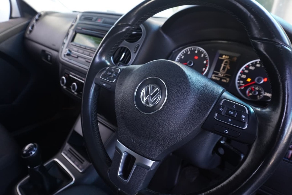 2012 VOLKSWAGEN TIGUAN, White, 195142Kms, Manual, SUV, Petrol, R129 995, Goodwood