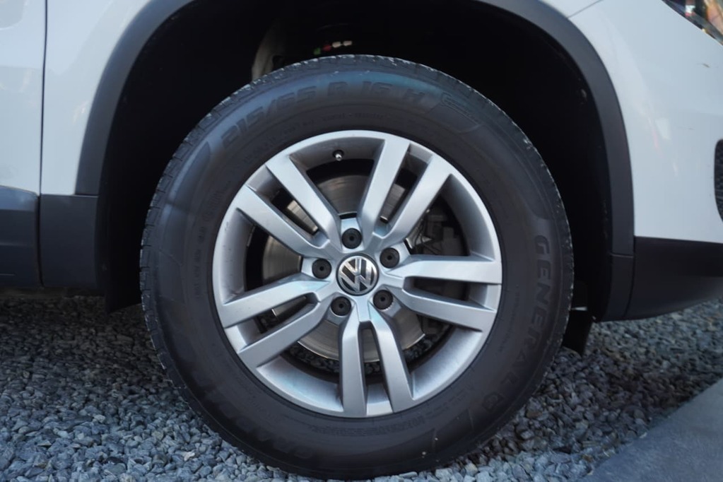 2012 VOLKSWAGEN TIGUAN, White, 195142Kms, Manual, SUV, Petrol, R129 995, Goodwood