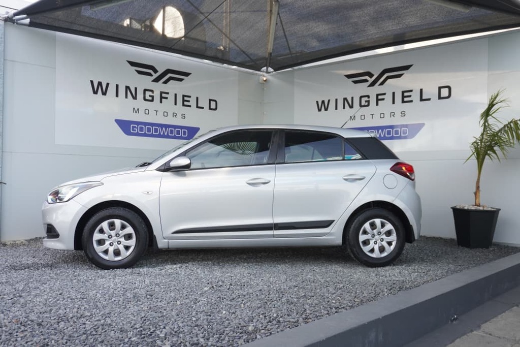 2016 HYUNDAI i20, Silver, 153310Kms, Manual, Hatchback, Petrol, R134 995, Goodwood
