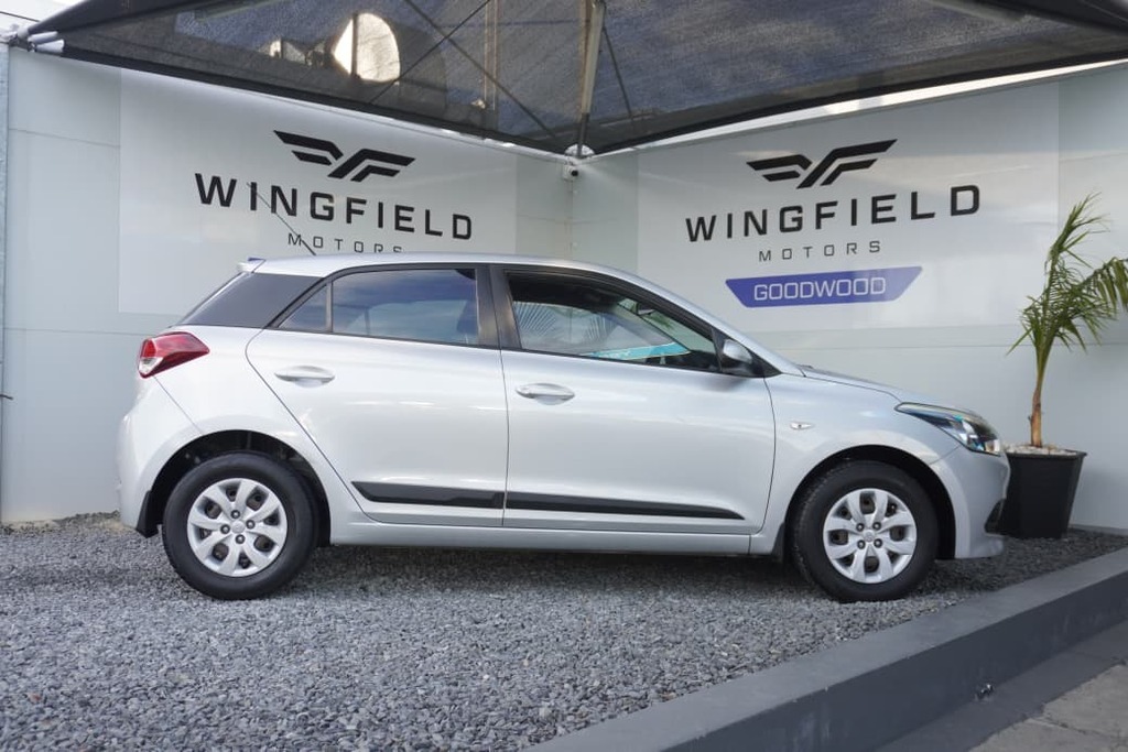 2016 HYUNDAI i20, Silver, 153310Kms, Manual, Hatchback, Petrol, R134 995, Goodwood
