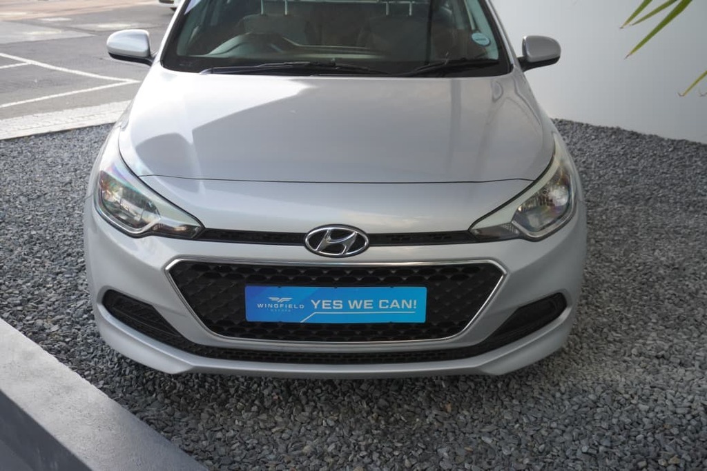 2016 HYUNDAI i20, Silver, 153310Kms, Manual, Hatchback, Petrol, R134 995, Goodwood