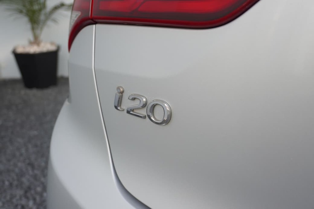 2016 HYUNDAI i20, Silver, 153310Kms, Manual, Hatchback, Petrol, R134 995, Goodwood