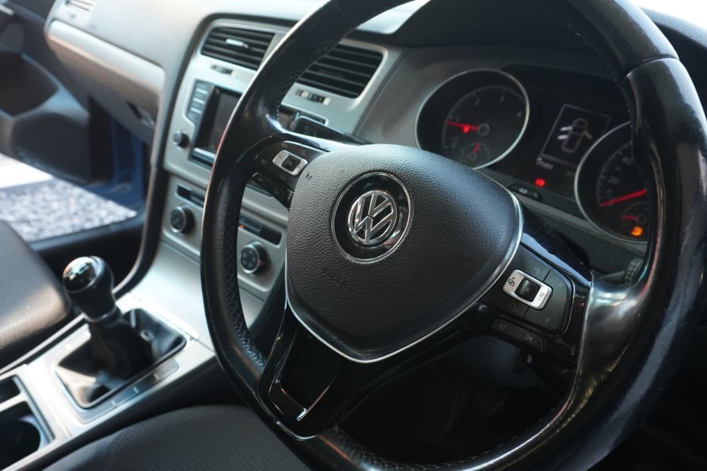 2015 VOLKSWAGEN GOLF 7, Blue, 175408Kms, Manual, Hatchback, Diesel, R169 995, Goodwood