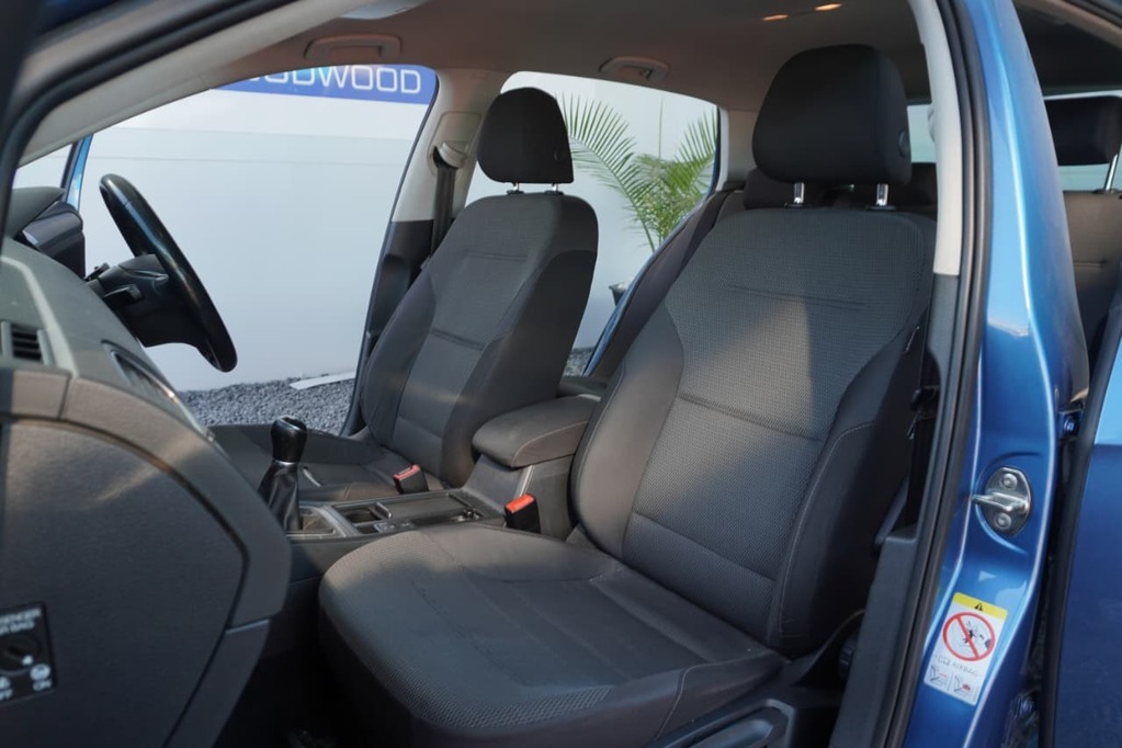 2015 VOLKSWAGEN GOLF 7, Blue, 175408Kms, Manual, Hatchback, Diesel, R169 995, Goodwood