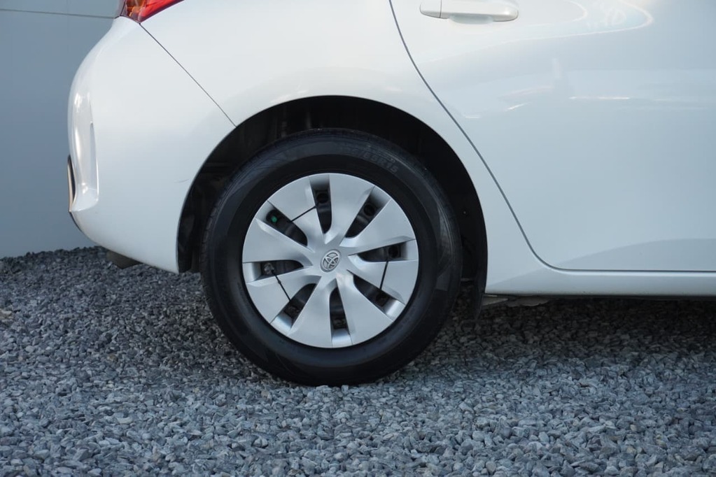 2015 TOYOTA AURIS, White, 221516Kms, Manual, Hatchback, Petrol, R149 995, Goodwood