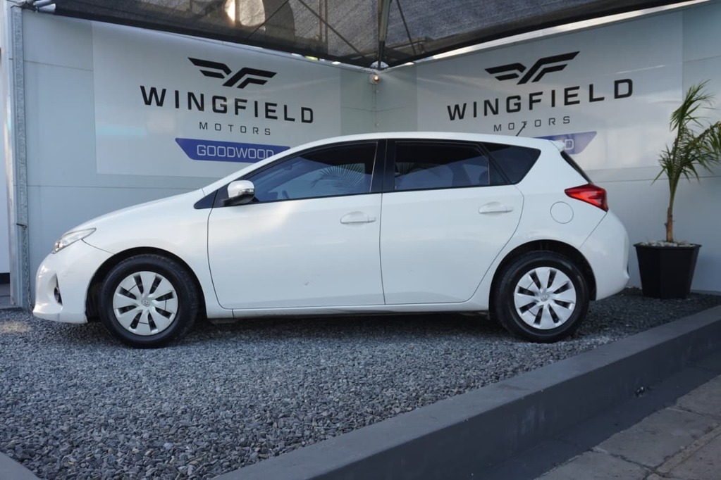 2015 TOYOTA AURIS, White, 221516Kms, Manual, Hatchback, Petrol, R149 995, Goodwood