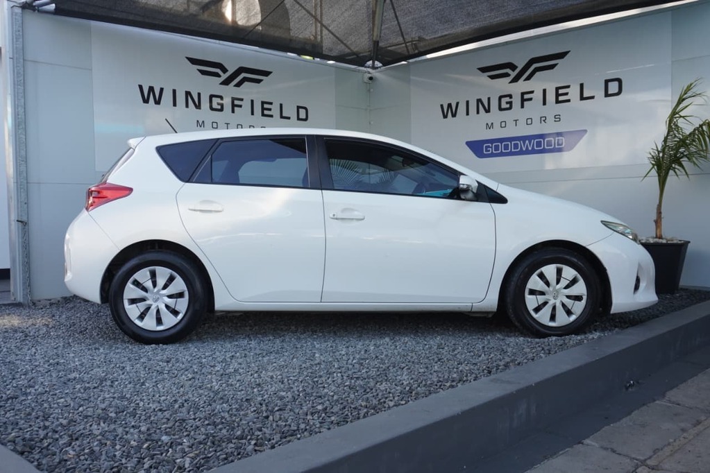 2015 TOYOTA AURIS, White, 221516Kms, Manual, Hatchback, Petrol, R149 995, Goodwood