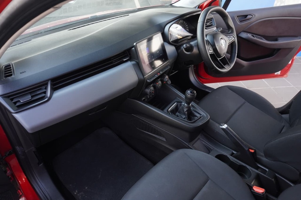 2022 RENAULT CLIO IV, Maroon, 101791Kms, Manual, Hatchback, Petrol, R189 995, Wingfield Motors Goodwood